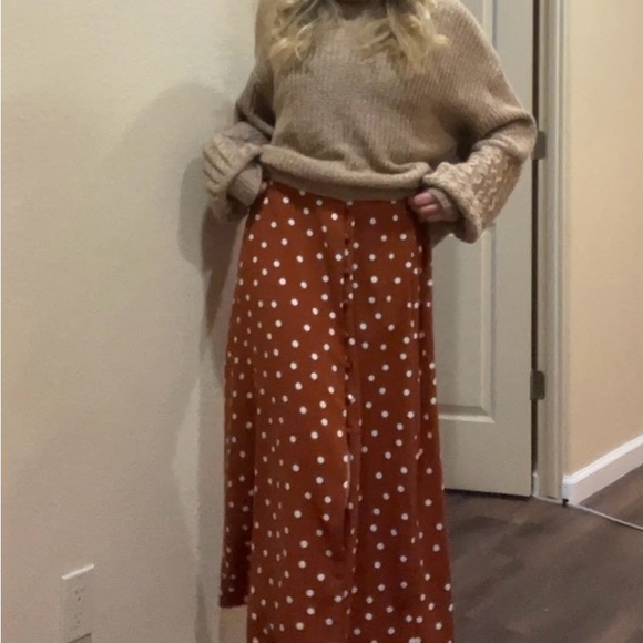 Orange with white polka dot skirt - Picture 5 of 8